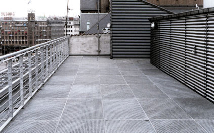 Ristedæk som gulv på taget af Dansk Design Center i København